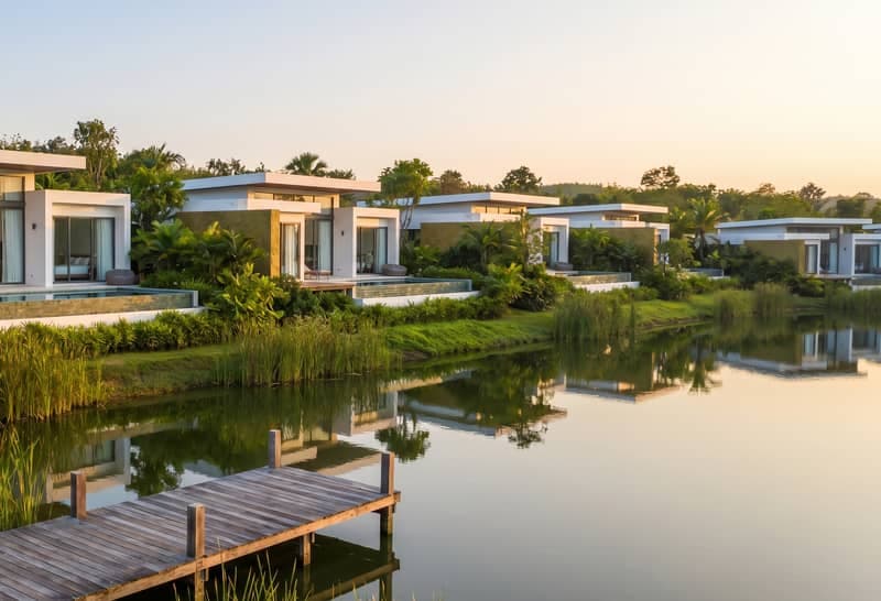 Lakeside II 5-Bedroom Lakefront Villa
